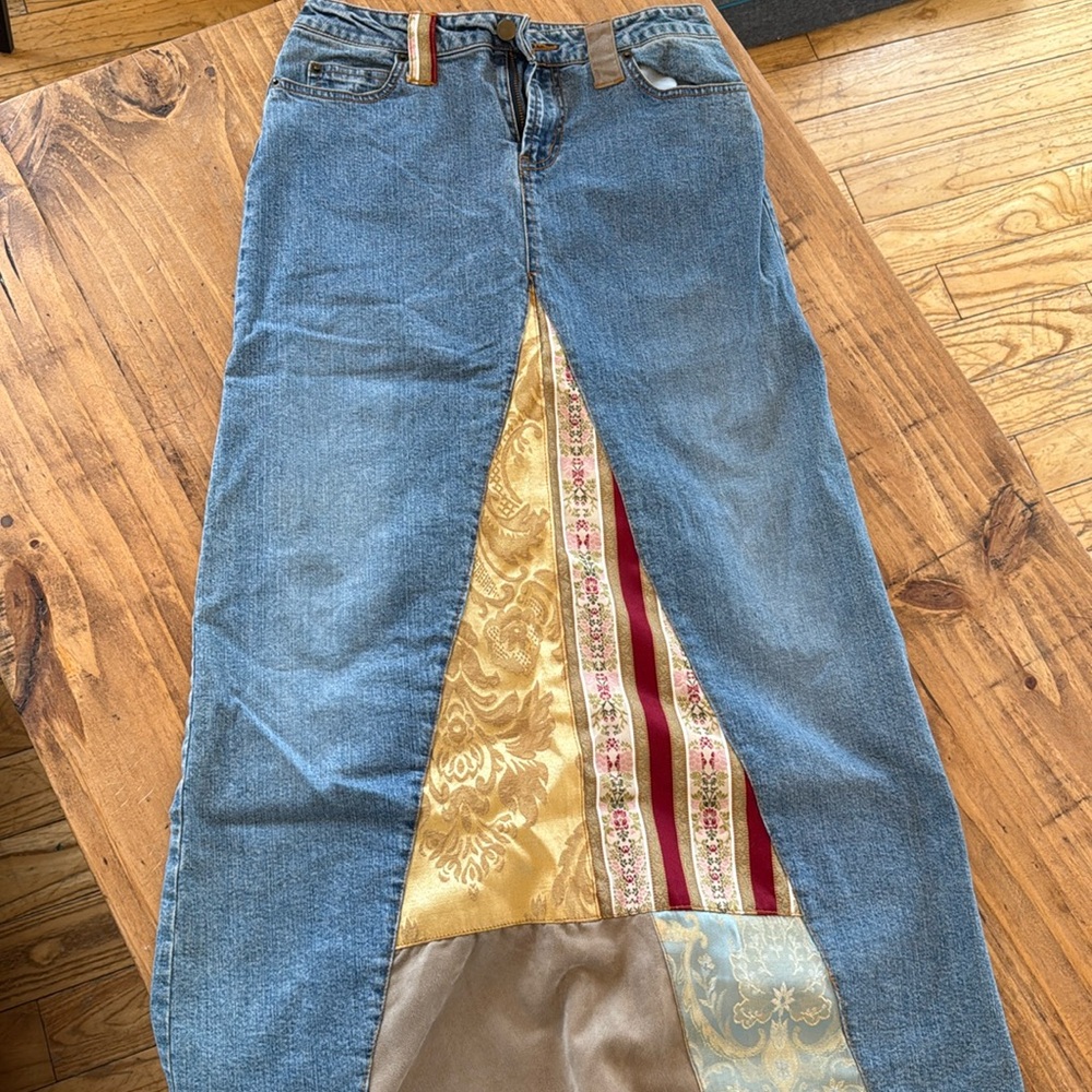 Vintage Santa Barbara denim skirt
Size - 5